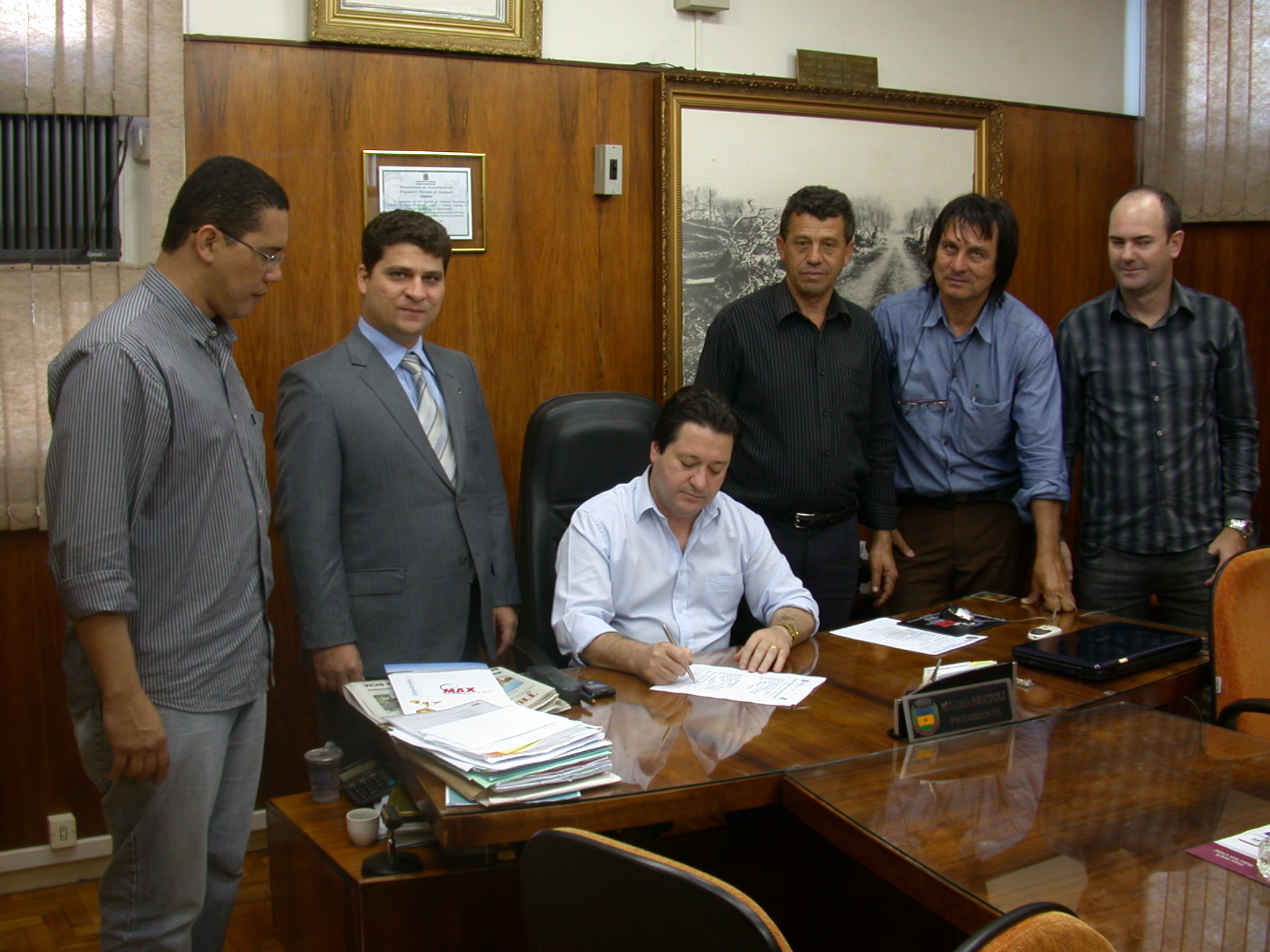 Câmara de Apucarana assina termo aderindo ao Interlegis II