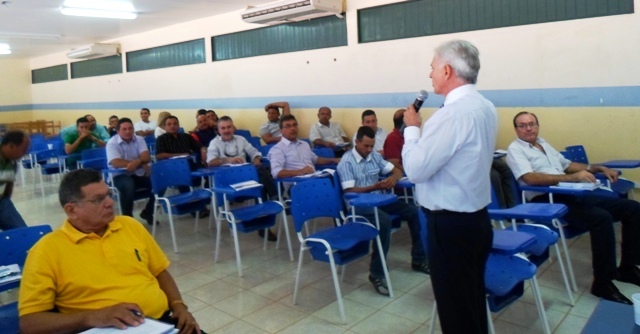 Rorainópolis recebe oficina de revisão dos marcos legais