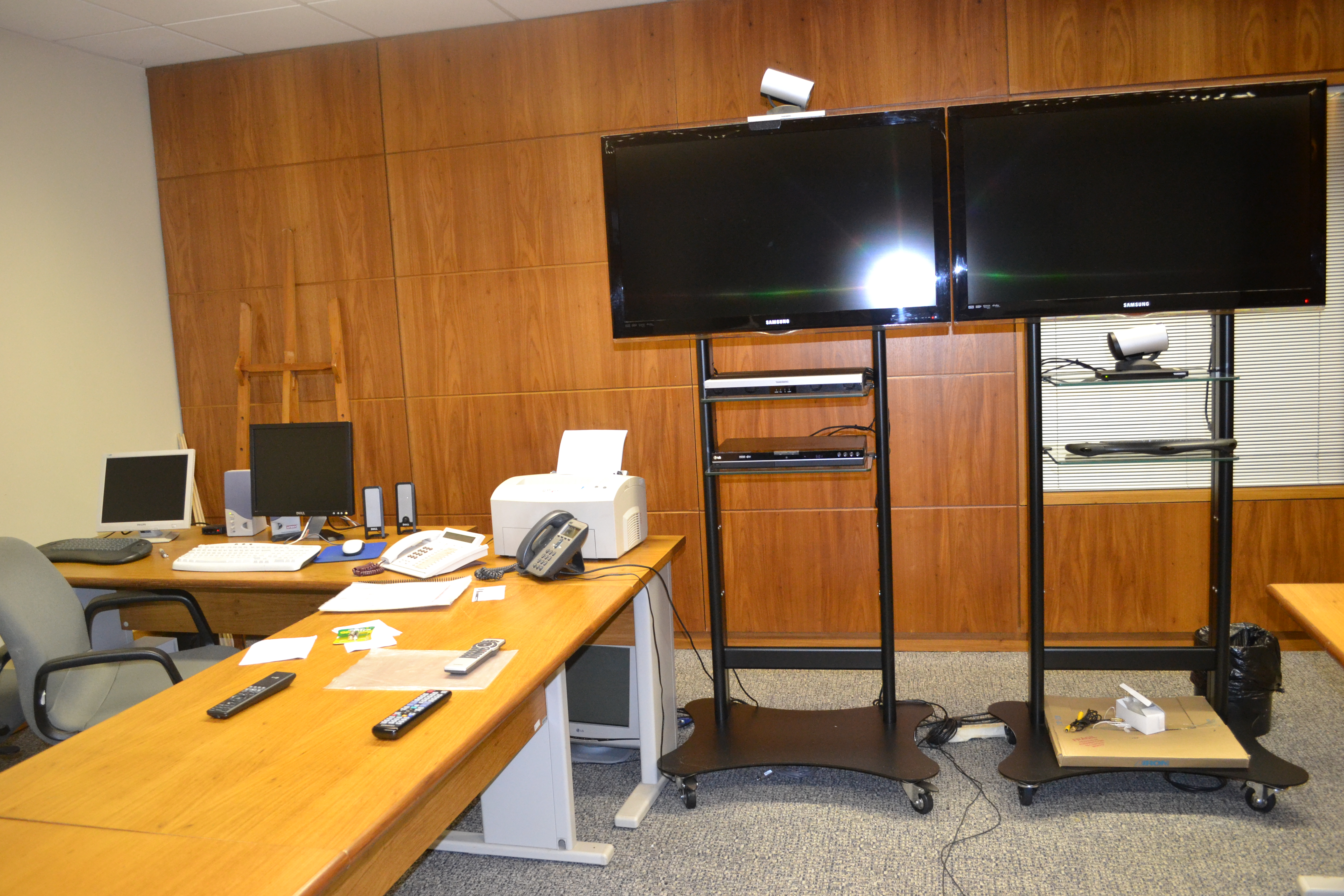 Senador Cristovam utiliza sistema de videoconferência do ILB e elogia a modalidade de debate