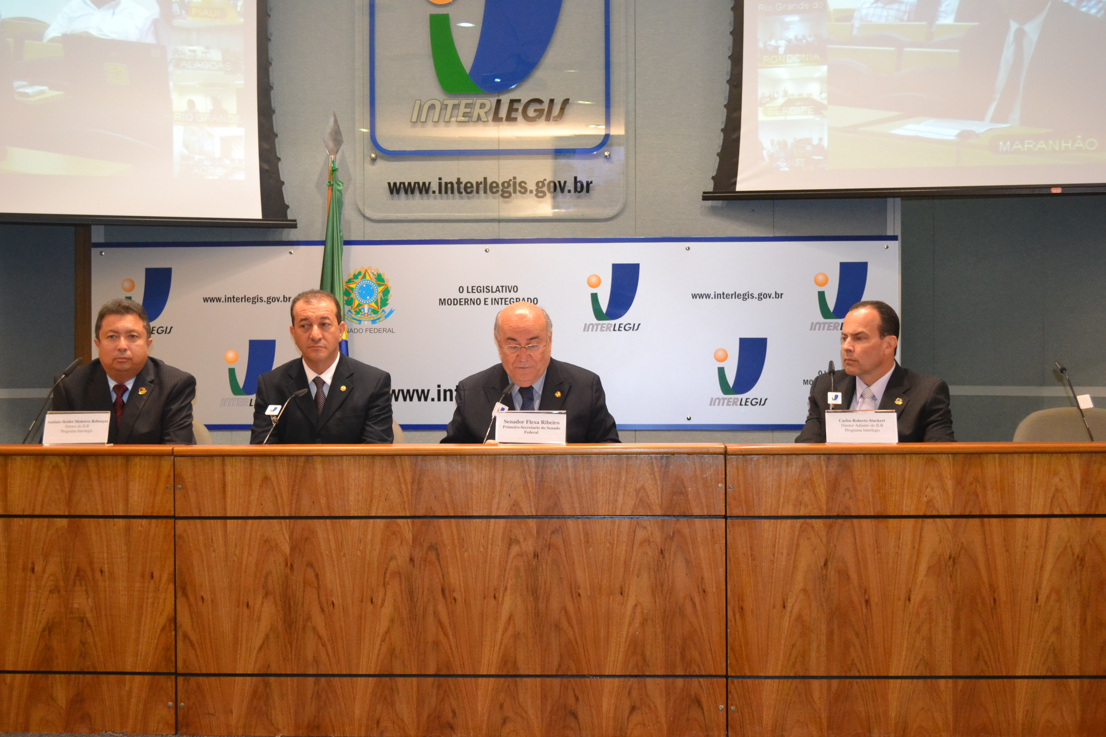 "Interlegis online"  lota auditório do ILB com a presença do senador Flexa Ribeiro