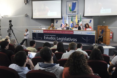 Seminário internacional discute desafios na consolidação democrática na América Latina no ILB/Interlegis