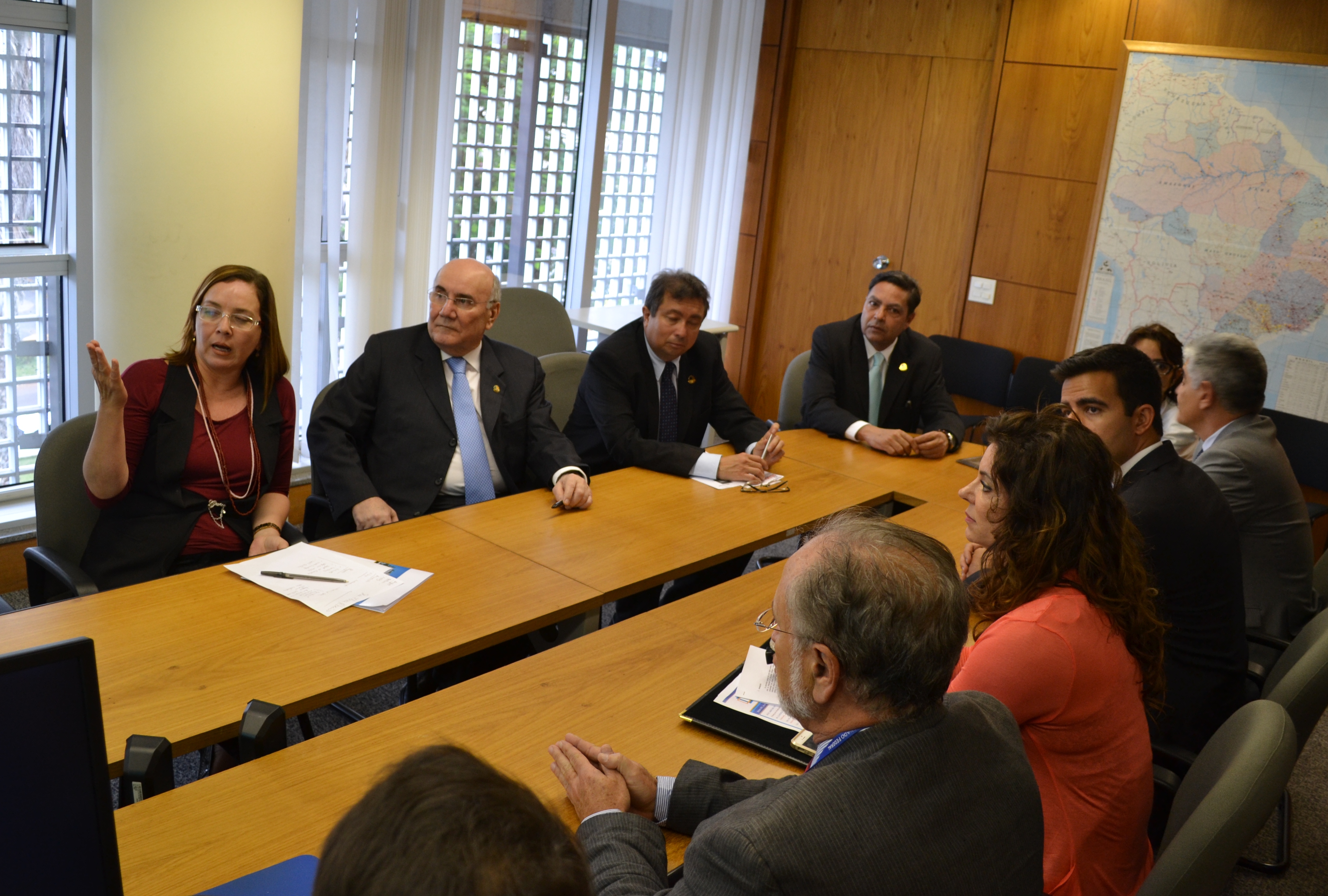 Após abrir seminário internacional no Interlegis, Flexa Ribeiro define agenda 2014 do Programa
