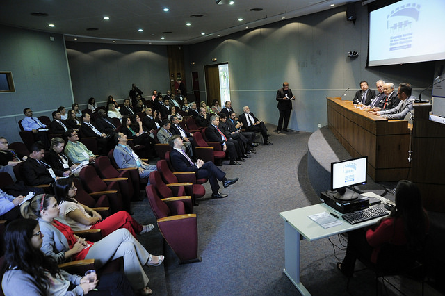 Pimentel defende eficiência do Legislativo em congresso de câmaras municipais